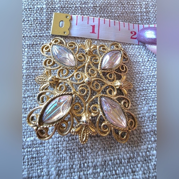 Vintage Pin Brooch Lucite AB Pink Crystal Antiqued Gold Retro Chunky 1970s - Picture 3 of 3